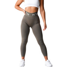 Load image into Gallery viewer, SVANA FULL SEAMLESS LEGGINGS
